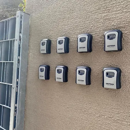 Phoenix - Monteurwohnung Mit Riesiger Parkflaeche Bielefeld