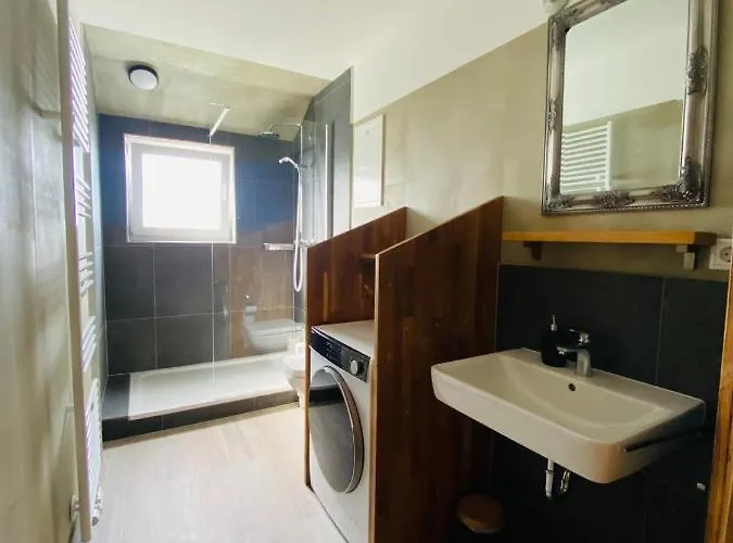 Phoenix - Monteurwohnung Mit Riesiger Parkflaeche Bielefeld